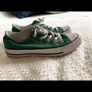 Green Converse size 6